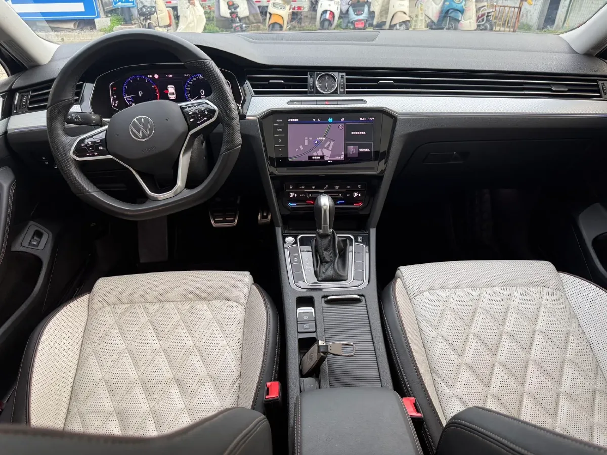 2023 Volkswagen Magotan 2.0T 186HP L4 7DCT,autocango,china used car exporter,china ev exporter,chinese used car exporter,chinese used ev exporter