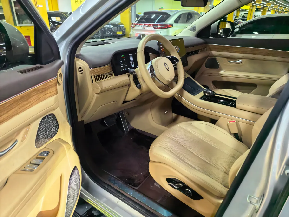 2024 AITO AITO M7 1.5T 152HP L4 REEV 40KWH,autocango,china used car exporter,china ev exporter,chinese used car exporter,chinese used ev exporter