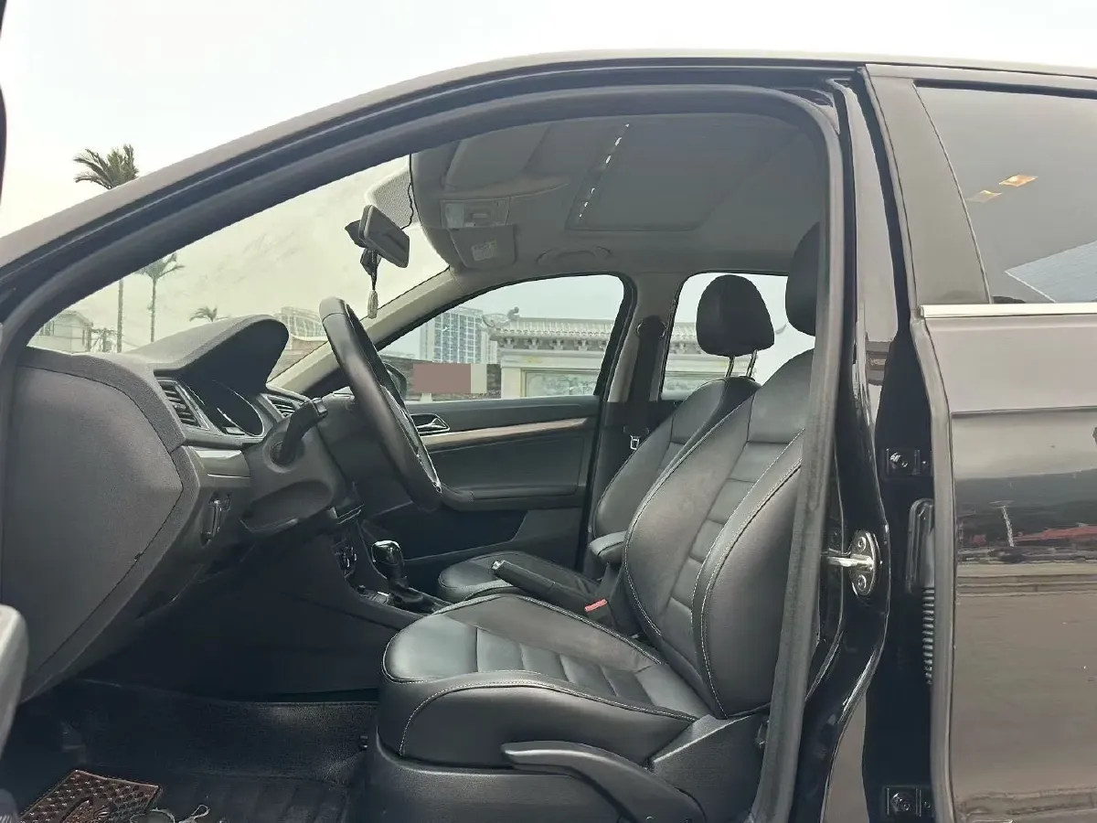 2017 Volkswagen Lavida 1.4T 131HP L4 7DCT,autocango,china used car exporter,china ev exporter,chinese used car exporter,chinese used ev exporter