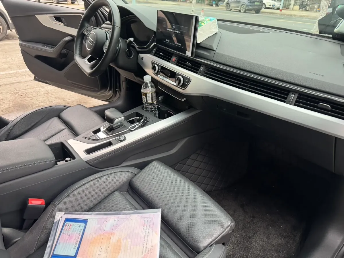 2022 Audi A4L 2.0T 190HP L4 7DCT,autocango,china used car exporter,china ev exporter,chinese used car exporter,chinese used ev exporter