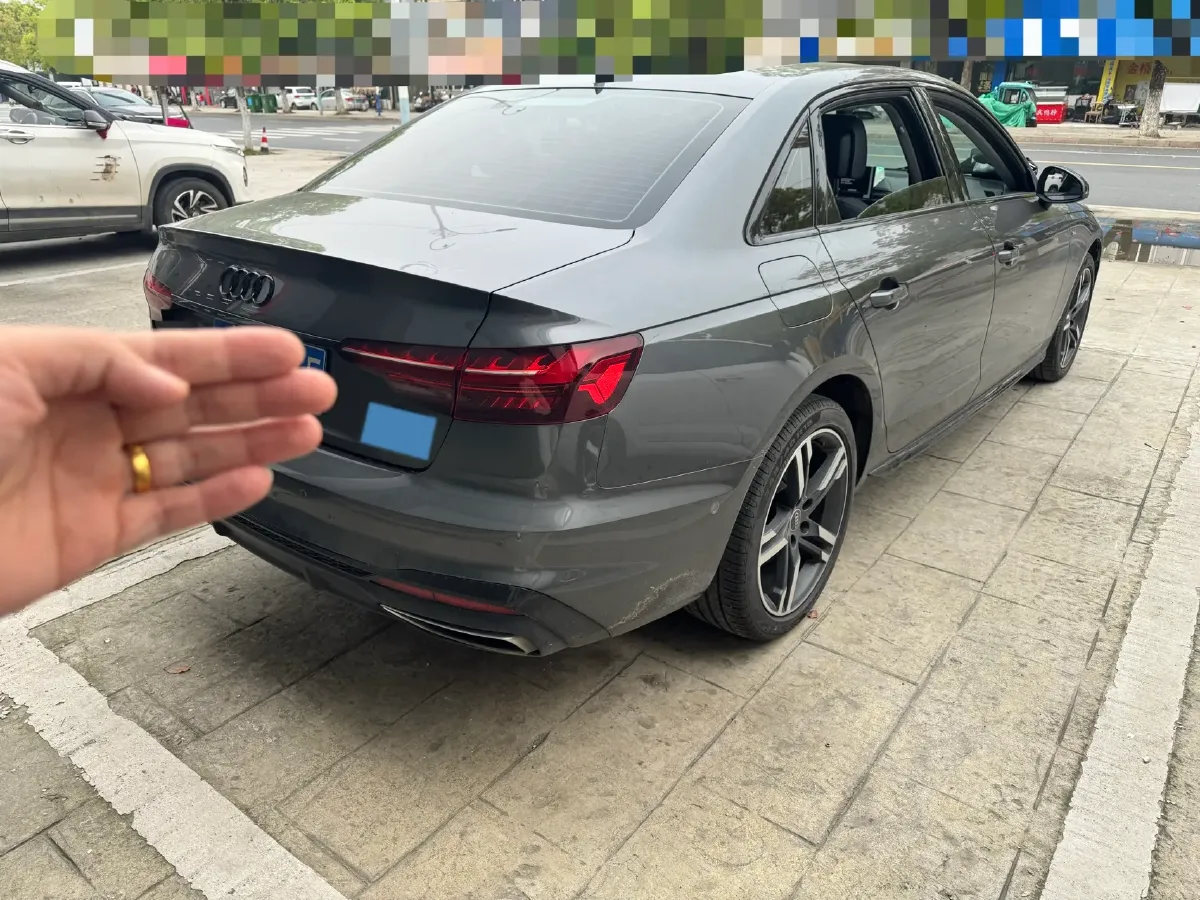 2022 Audi A4L 2.0T 190HP L4 7DCT,autocango,china used car exporter,china ev exporter,chinese used car exporter,chinese used ev exporter