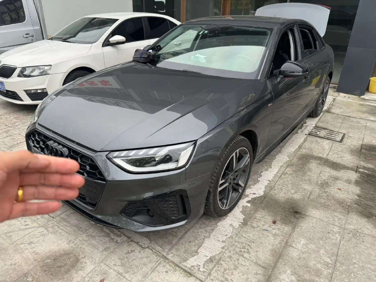 2022 Audi A4L 2.0T 190HP L4 7DCT,autocango,china used car exporter,china ev exporter,chinese used car exporter,chinese used ev exporter