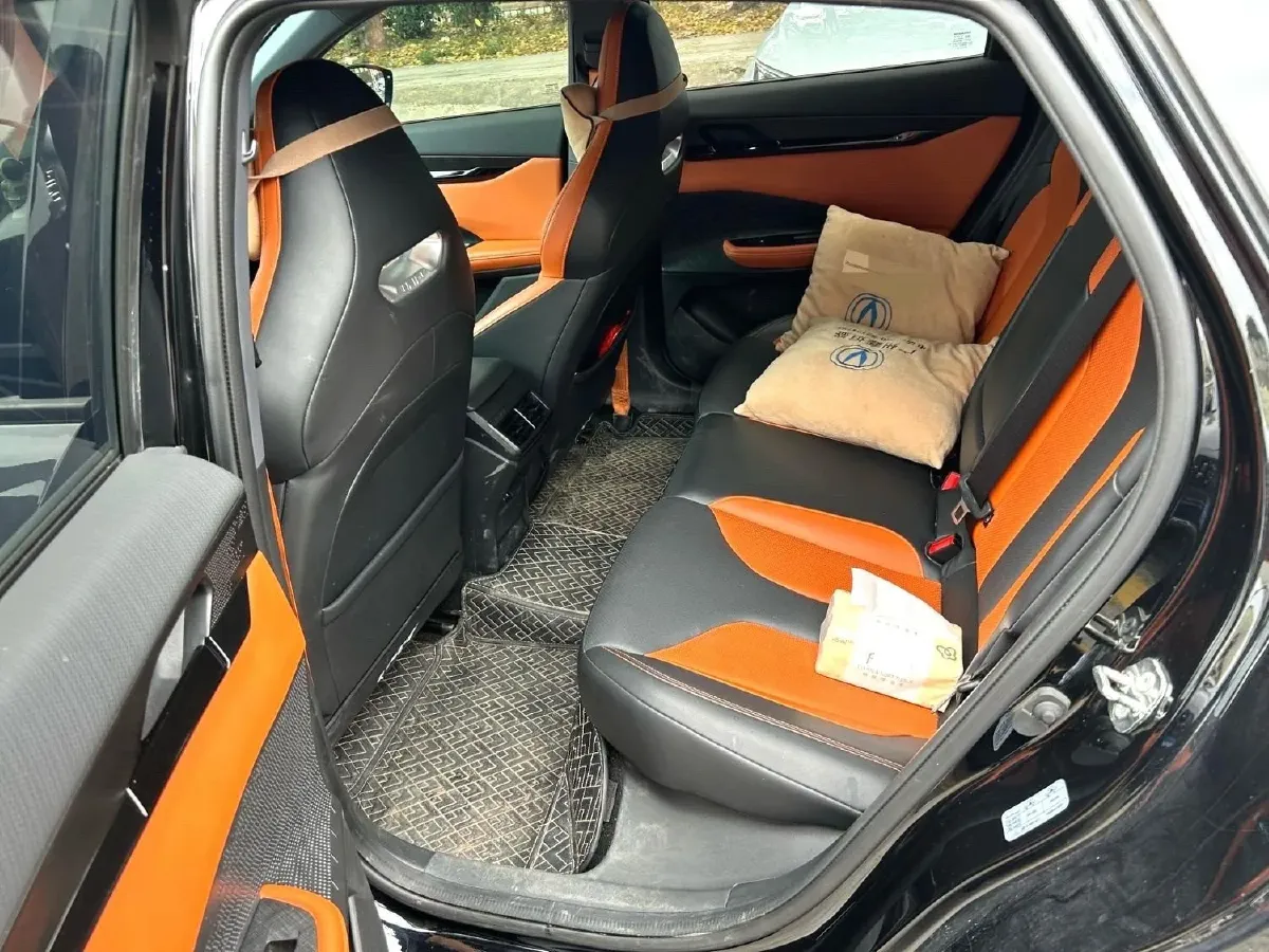 2023 ChangAn UNI-V 1.5T 188HP L4 7DCT,autocango,china used car exporter,china ev exporter,chinese used car exporter,chinese used ev exporter