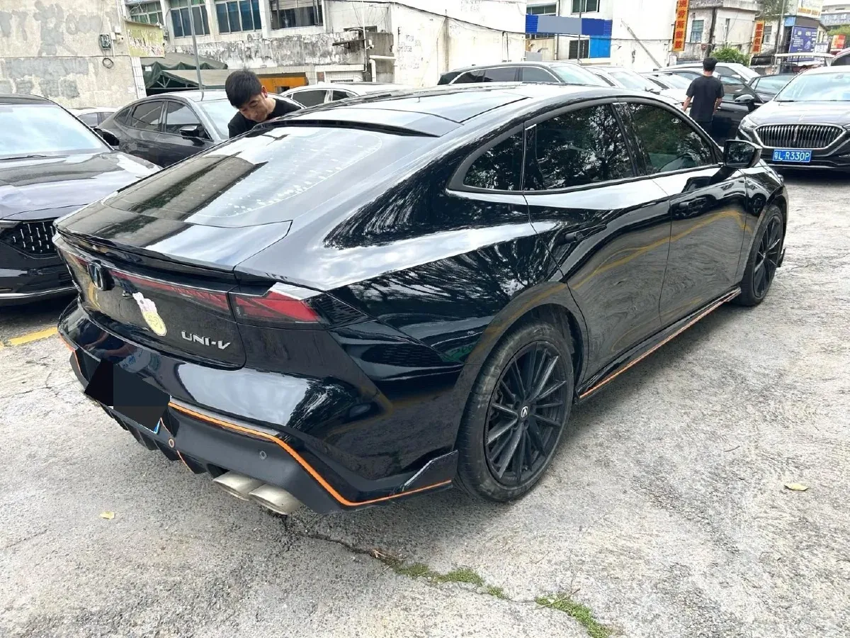 2023 ChangAn UNI-V 1.5T 188HP L4 7DCT,autocango,china used car exporter,china ev exporter,chinese used car exporter,chinese used ev exporter