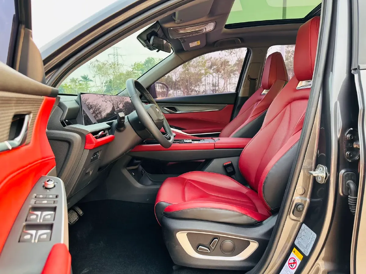 2022 ChangAn CS75 Plus 1.5T 188HP L4 8AT,autocango,china used car exporter,china ev exporter,chinese used car exporter,chinese used ev exporter