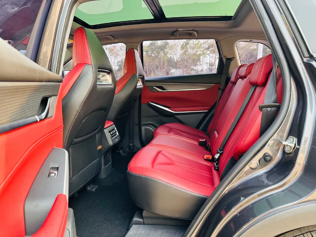 2022 ChangAn CS75 Plus 1.5T 188HP L4 8AT,autocango,china used car exporter,china ev exporter,chinese used car exporter,chinese used ev exporter