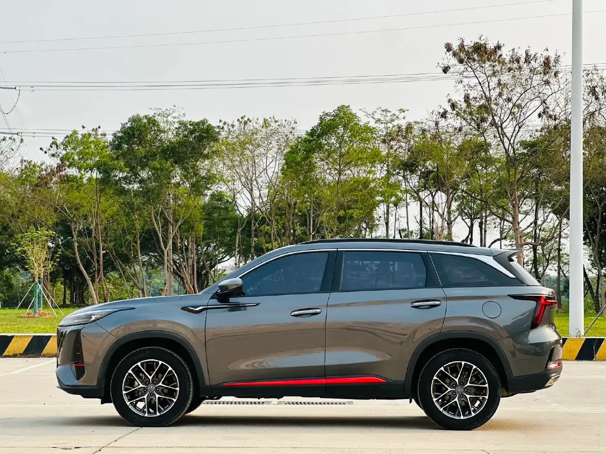 2022 ChangAn CS75 Plus 1.5T 188HP L4 8AT,autocango,china used car exporter,china ev exporter,chinese used car exporter,chinese used ev exporter