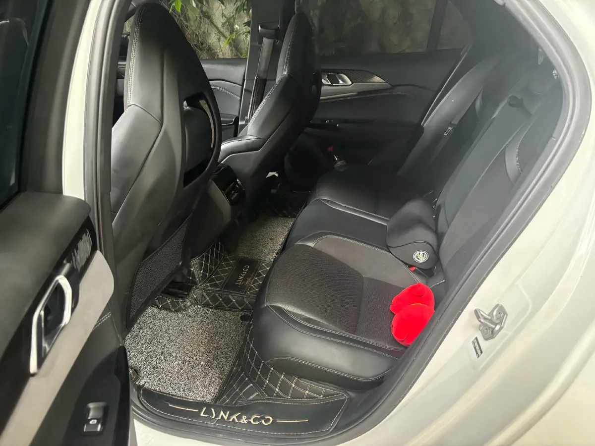 2022 LYNK&CO 03 2.0T 190HP L4 7DCT,autocango,china used car exporter,china ev exporter,chinese used car exporter,chinese used ev exporter