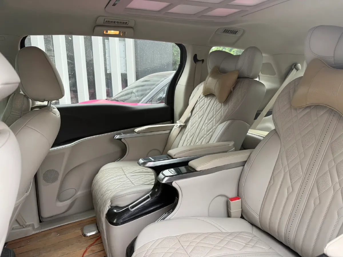 2021 Buick GL8 2.0T 237HP L4 9AT,autocango,china used car exporter,china ev exporter,chinese used car exporter,chinese used ev exporter