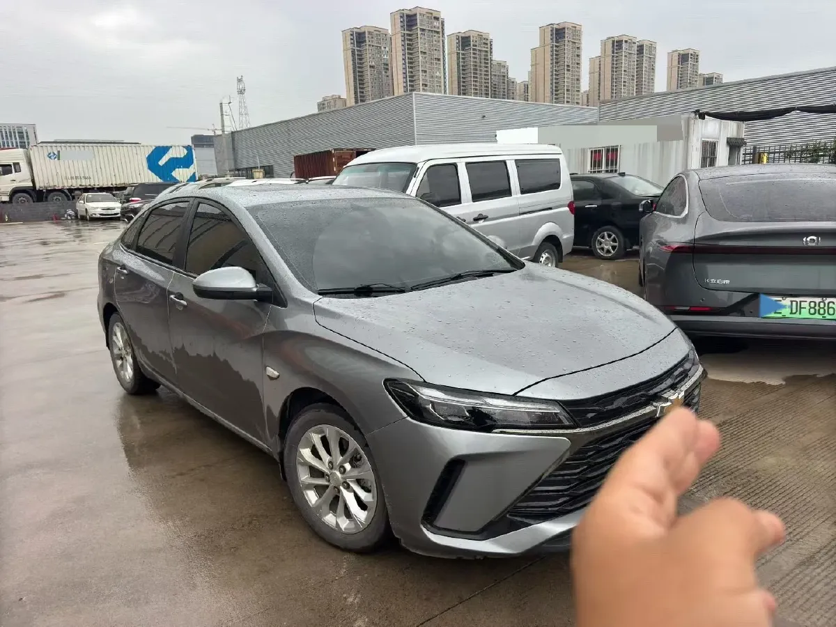 2023 Chevrolet Monza 1.5L 113HP L4 6DCT,autocango,china used car exporter,china ev exporter,chinese used car exporter,chinese used ev exporter