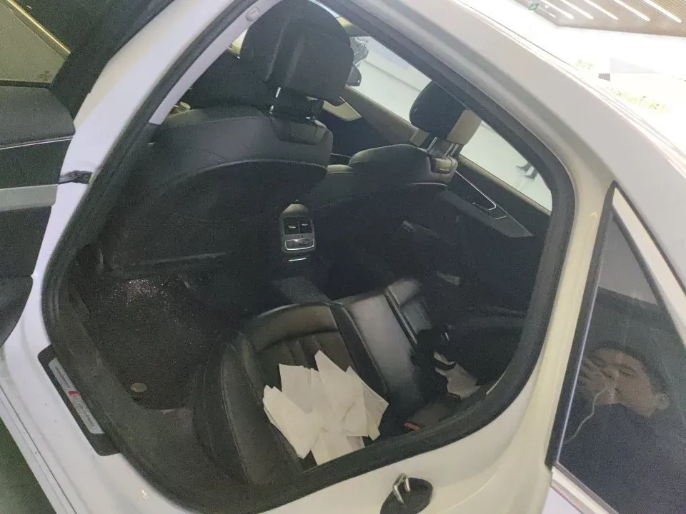 2020 Audi A4L 2.0T 190HP L4 7DCT,autocango,china used car exporter,china ev exporter,chinese used car exporter,chinese used ev exporter