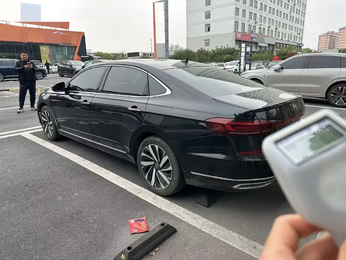 2024 Volkswagen Passat 2.0T 220HP L4 7DCT,autocango,china used car exporter,china ev exporter,chinese used car exporter,chinese used ev exporter