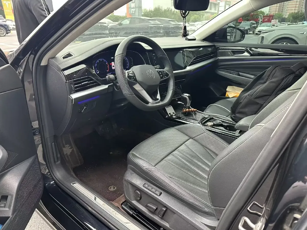 2024 Volkswagen Passat 2.0T 220HP L4 7DCT,autocango,china used car exporter,china ev exporter,chinese used car exporter,chinese used ev exporter