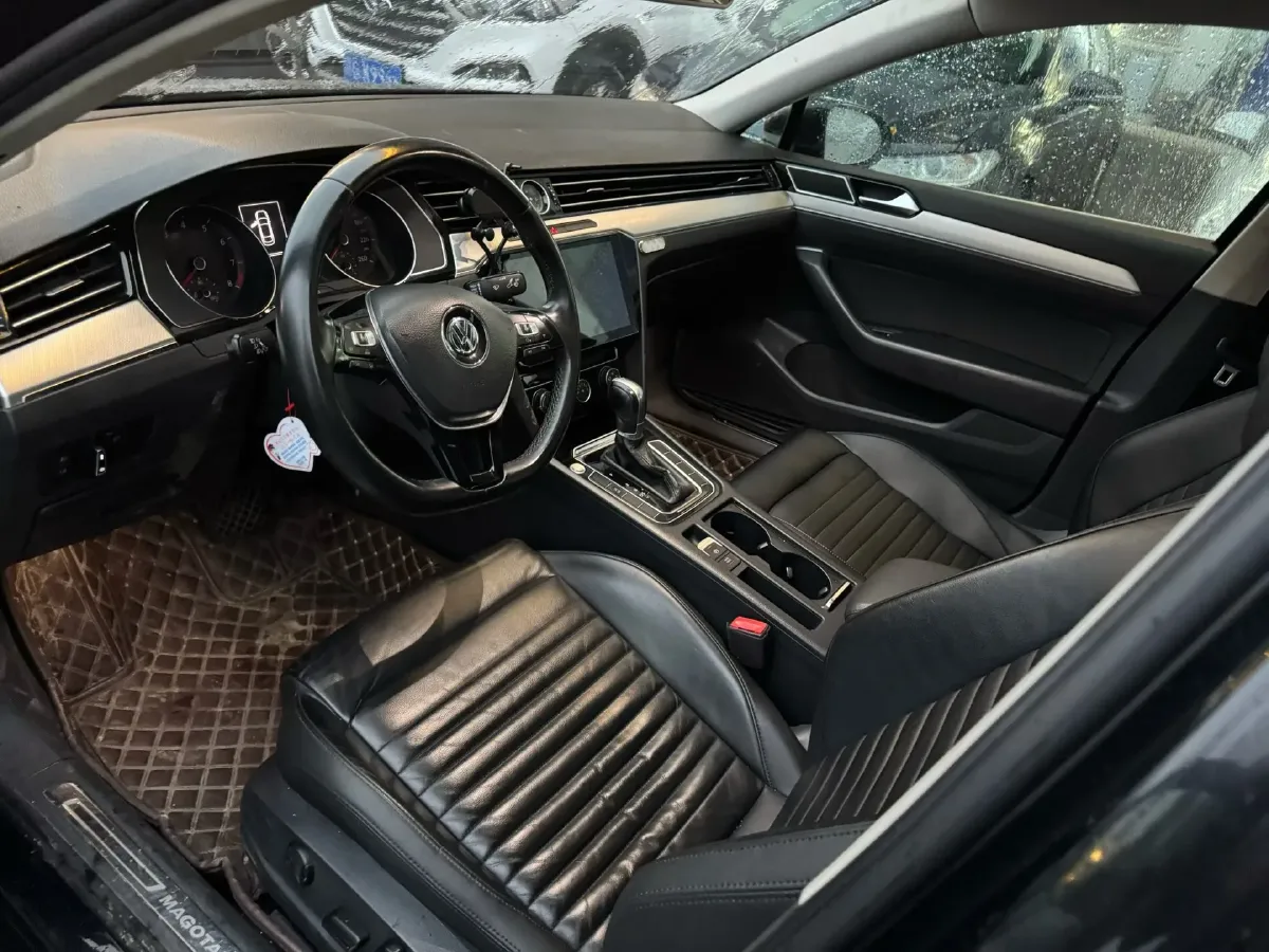 2018 Volkswagen Magotan 1.8T 180HP L4 7DCT,autocango,china used car exporter,china ev exporter,chinese used car exporter,chinese used ev exporter