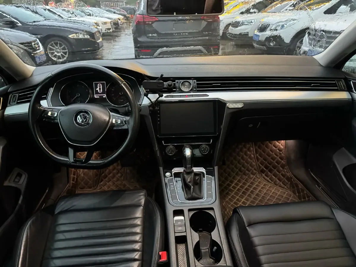 2018 Volkswagen Magotan 1.8T 180HP L4 7DCT,autocango,china used car exporter,china ev exporter,chinese used car exporter,chinese used ev exporter