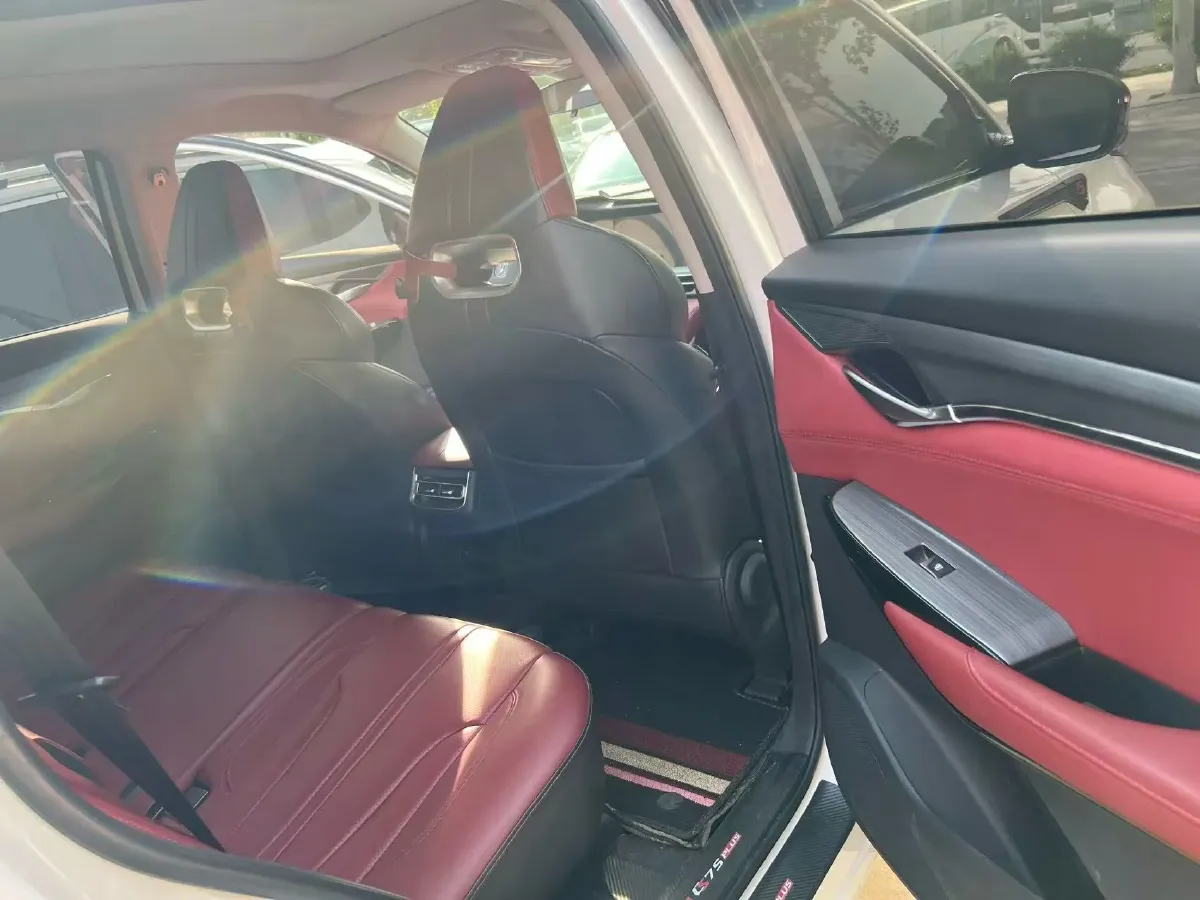 2022 ChangAn CS75 Plus 1.5T 178HP L4 6AT,autocango,china used car exporter,china ev exporter,chinese used car exporter,chinese used ev exporter