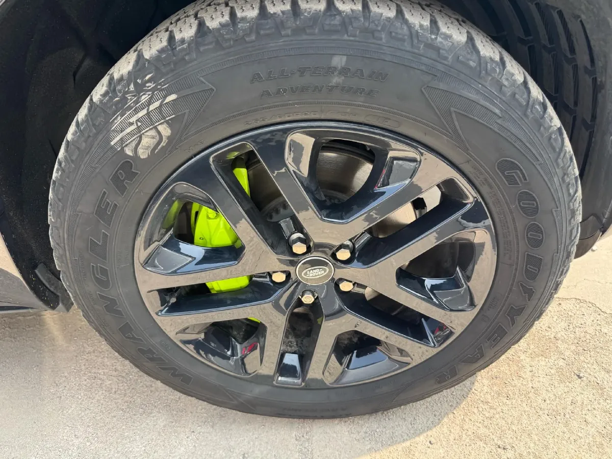 2022 Land Rover Defender 3.0T 400HP L6 8AT,autocango,china used car exporter,china ev exporter,chinese used car exporter,chinese used ev exporter