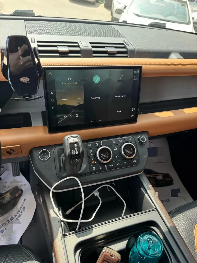 2022 Land Rover Defender 3.0T 400HP L6 8AT,autocango,china used car exporter,china ev exporter,chinese used car exporter,chinese used ev exporter