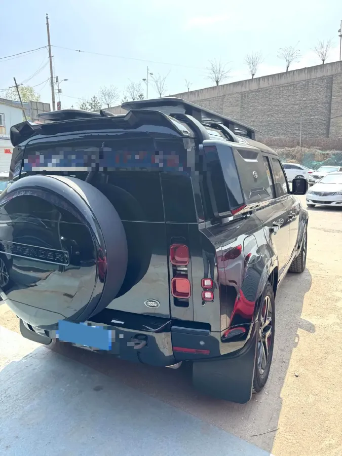 2022 Land Rover Defender 3.0T 400HP L6 8AT,autocango,china used car exporter,china ev exporter,chinese used car exporter,chinese used ev exporter