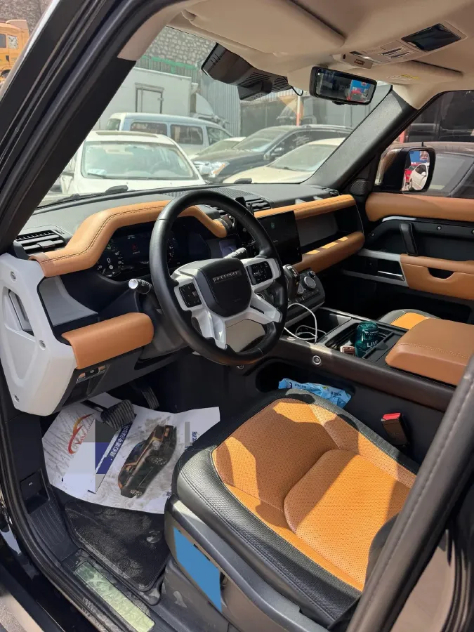 2022 Land Rover Defender 3.0T 400HP L6 8AT,autocango,china used car exporter,china ev exporter,chinese used car exporter,chinese used ev exporter