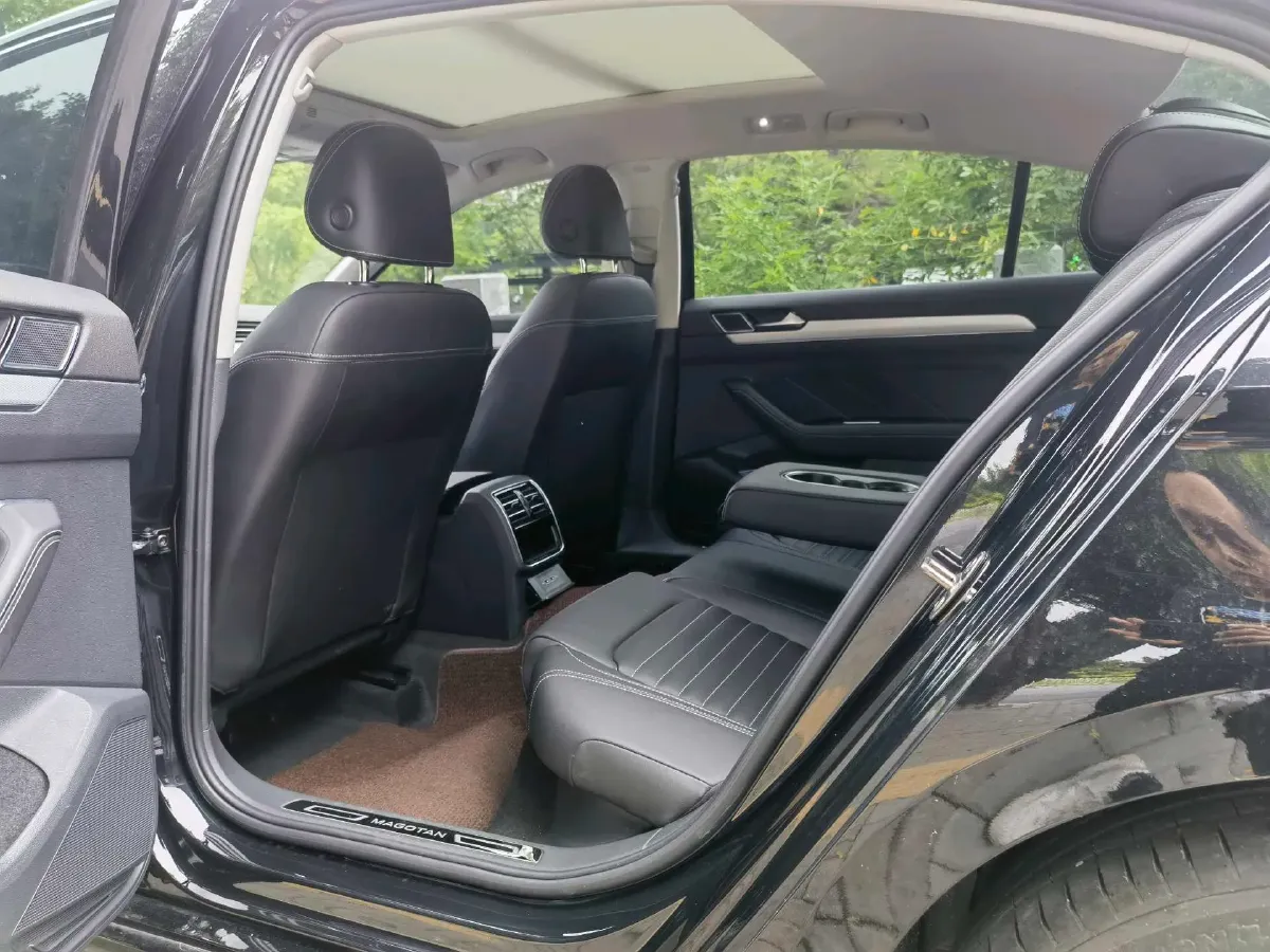 2023 Volkswagen Magotan 1.4T 150HP L4 7DCT,autocango,china used car exporter,china ev exporter,chinese used car exporter,chinese used ev exporter