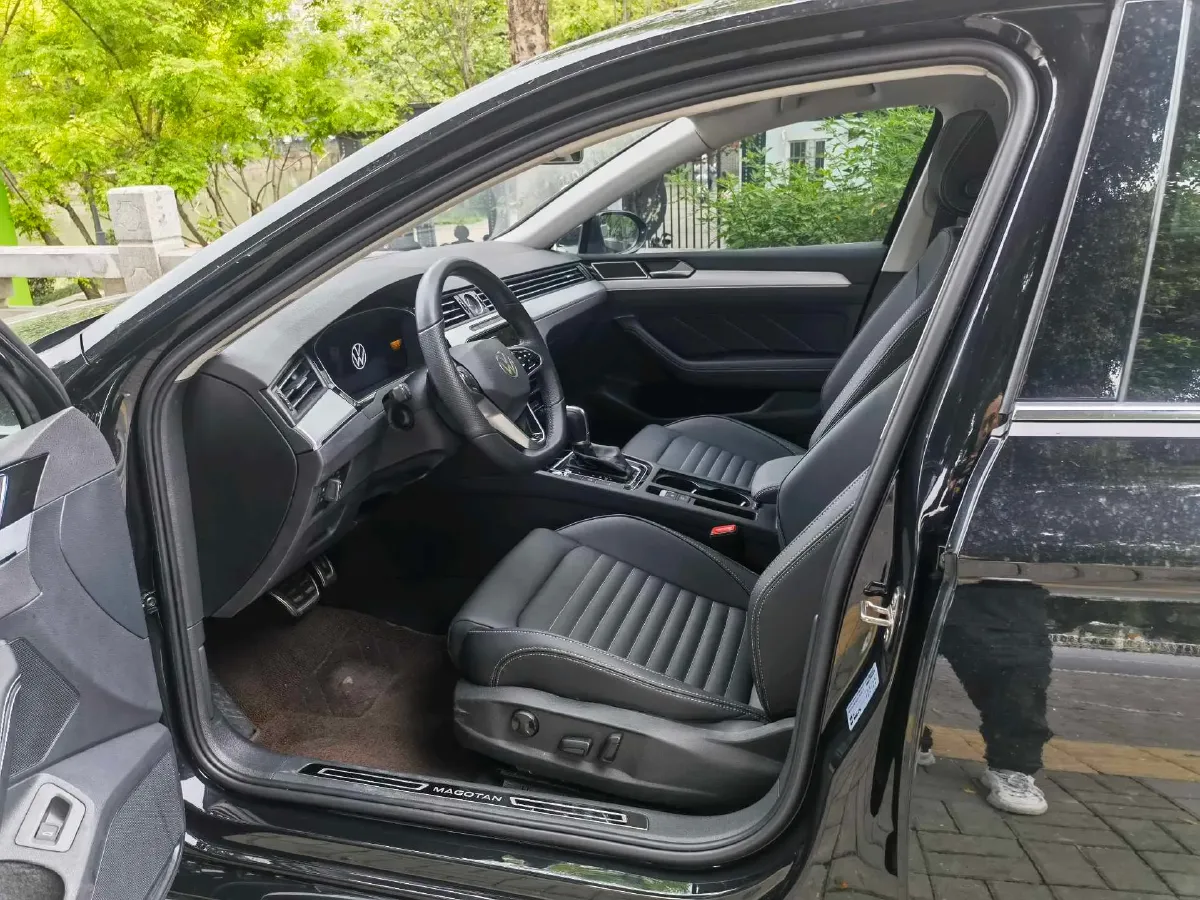 2023 Volkswagen Magotan 1.4T 150HP L4 7DCT,autocango,china used car exporter,china ev exporter,chinese used car exporter,chinese used ev exporter