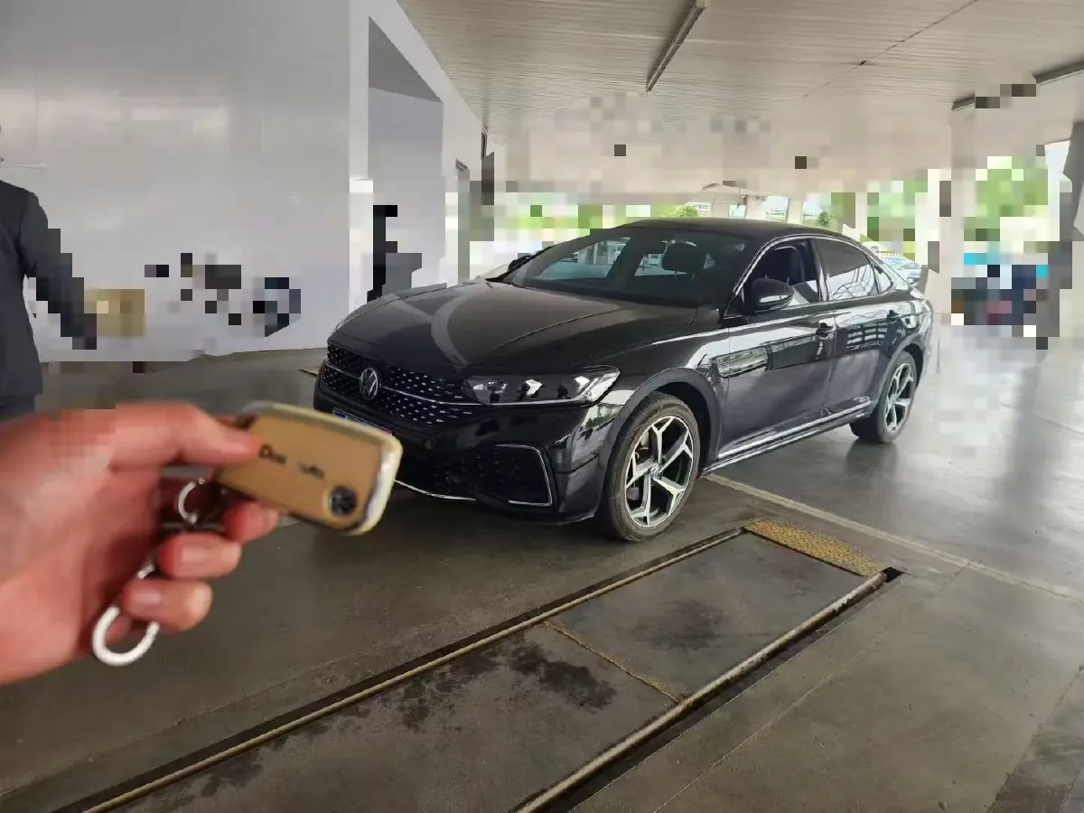 2024 Volkswagen Passat 2.0T 220HP L4 7DCT,autocango,china used car exporter,china ev exporter,chinese used car exporter,chinese used ev exporter