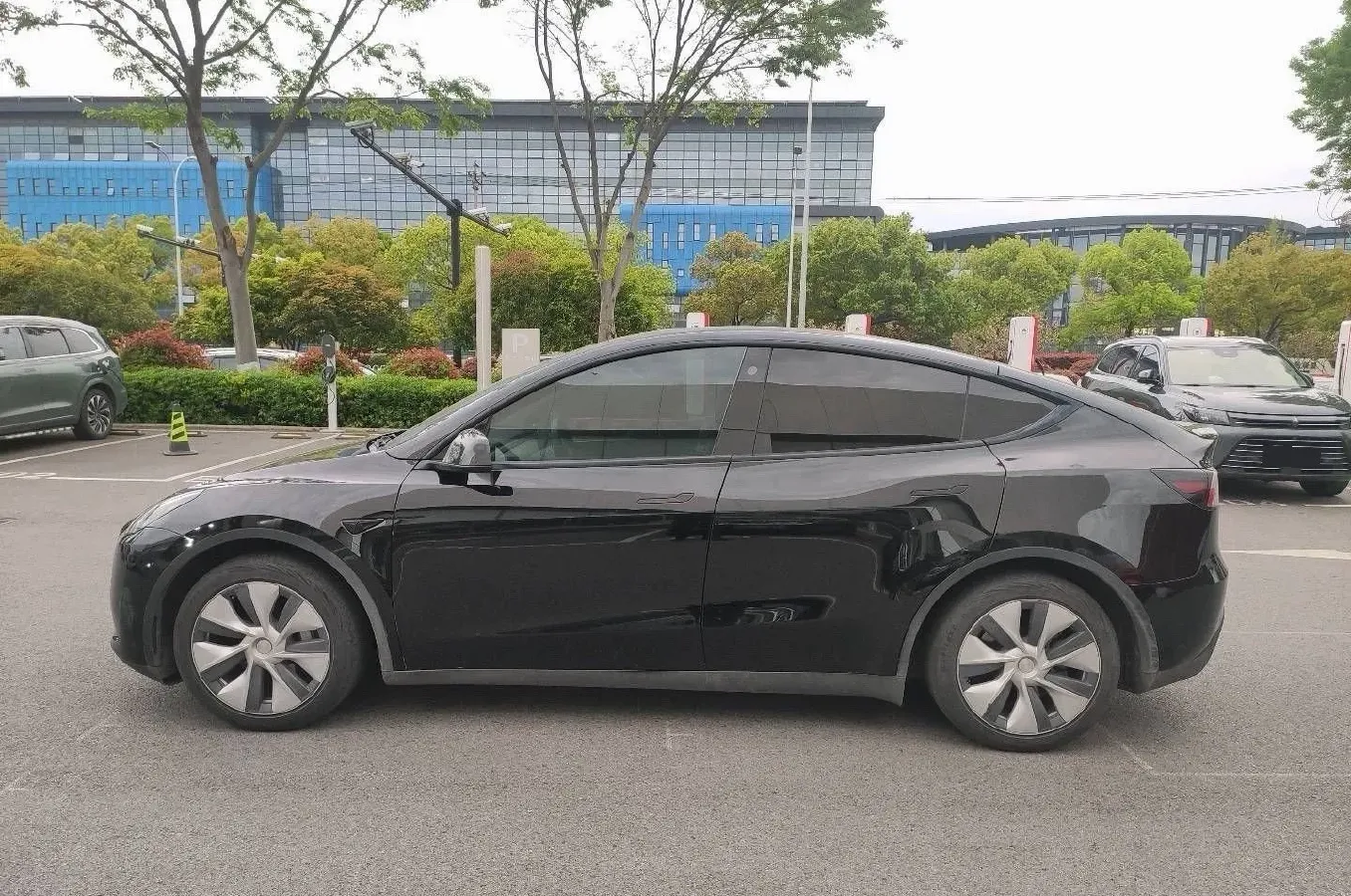 2022 Tesla Model Y BEV 60KWH,autocango,china used car exporter,china ev exporter,chinese used car exporter,chinese used ev exporter