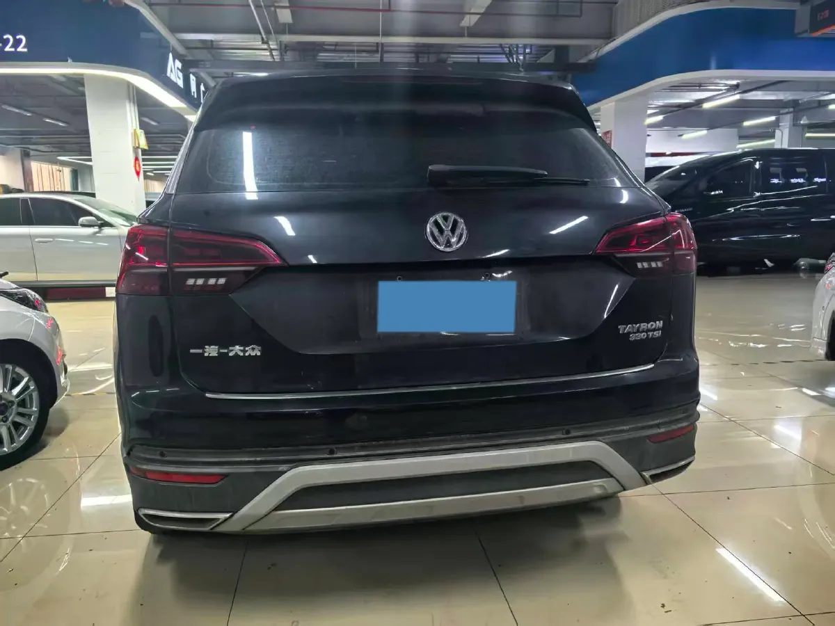 2019 Jeep Cherokee 2.0T 234HP L4 9AT,autocango,china used car exporter,china ev exporter,chinese used car exporter,chinese used ev exporter