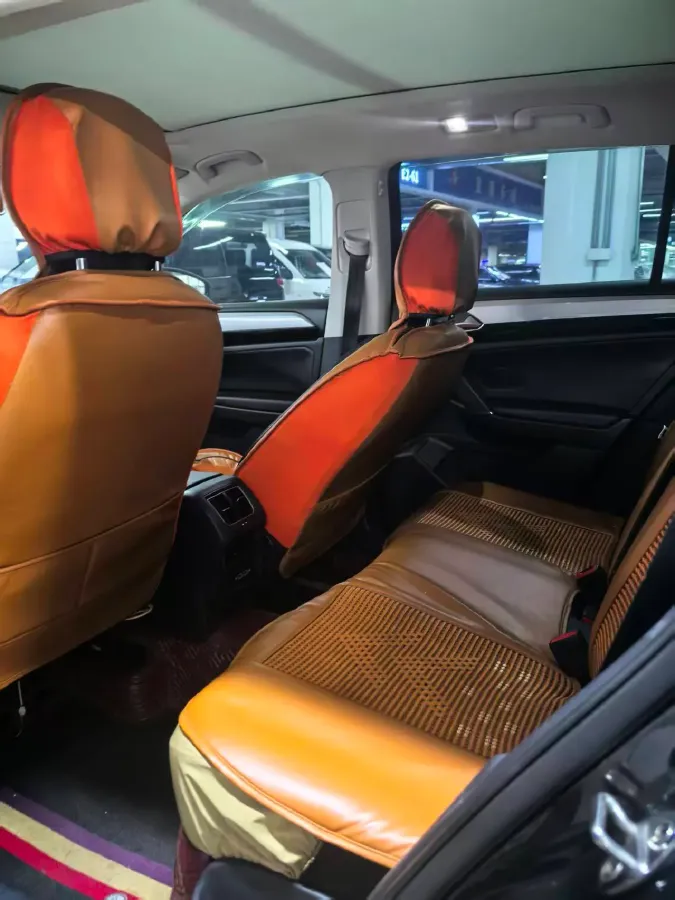 2019 Jeep Cherokee 2.0T 234HP L4 9AT,autocango,china used car exporter,china ev exporter,chinese used car exporter,chinese used ev exporter