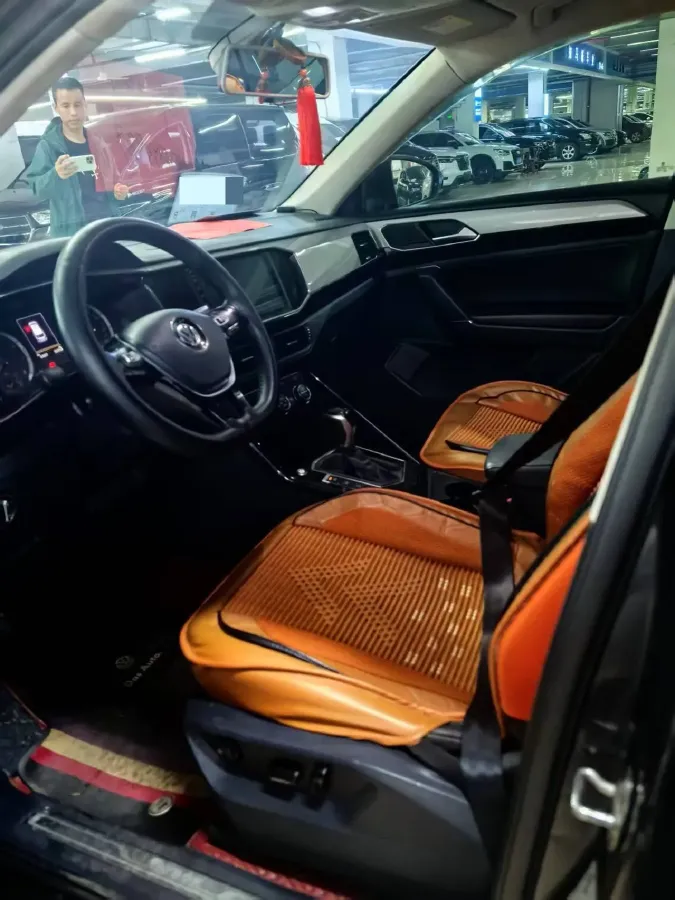 2019 Jeep Cherokee 2.0T 234HP L4 9AT,autocango,china used car exporter,china ev exporter,chinese used car exporter,chinese used ev exporter