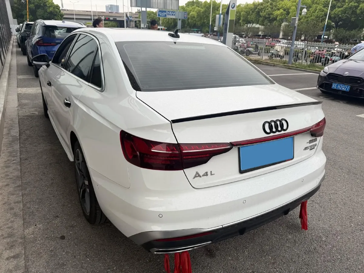2020 Audi A4L 2.0T 190HP L4 7DCT,autocango,china used car exporter,china ev exporter,chinese used car exporter,chinese used ev exporter