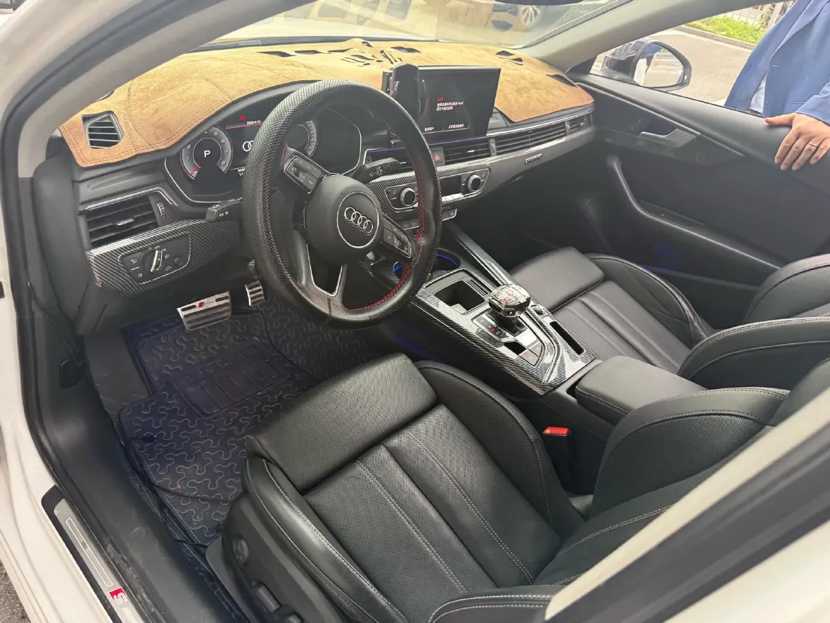 2020 Audi A4L 2.0T 190HP L4 7DCT,autocango,china used car exporter,china ev exporter,chinese used car exporter,chinese used ev exporter