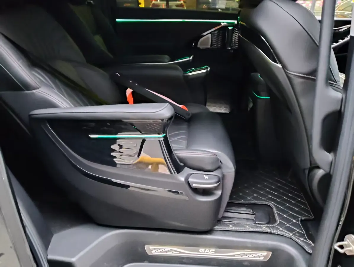 2024 GAC Trumpchi M8 2.0T 252HP L4 8AT,autocango,china used car exporter,china ev exporter,chinese used car exporter,chinese used ev exporter