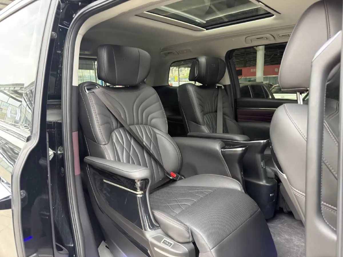 2024 GAC Trumpchi M8 2.0T 252HP L4 8AT,autocango,china used car exporter,china ev exporter,chinese used car exporter,chinese used ev exporter