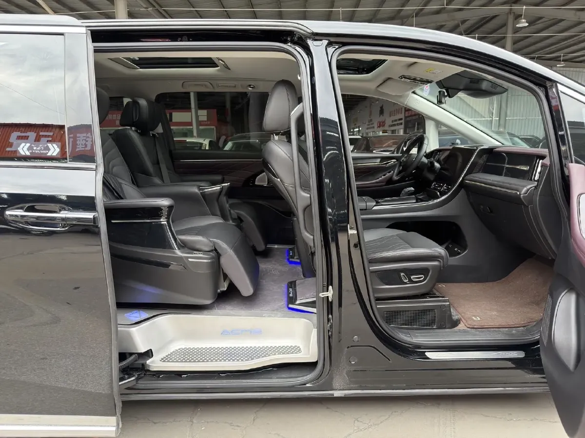 2024 GAC Trumpchi M8 2.0T 252HP L4 8AT,autocango,china used car exporter,china ev exporter,chinese used car exporter,chinese used ev exporter