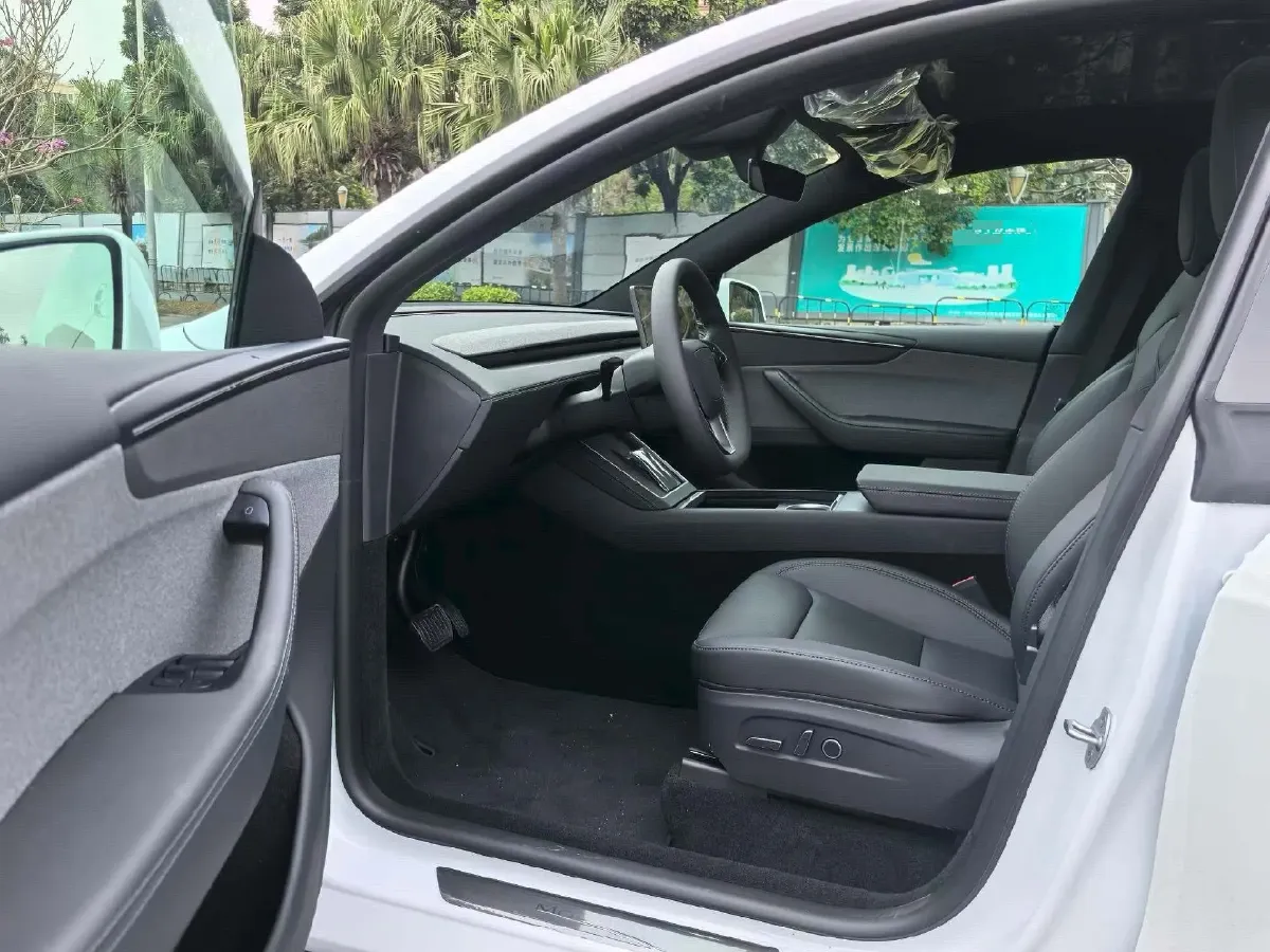 2026 Tesla Model Y BEV,autocango,china used car exporter,china ev exporter,chinese used car exporter,chinese used ev exporter