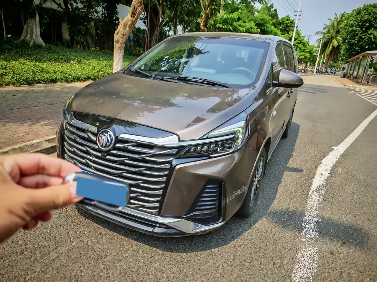 2023 Buick GL8 2.0T 237HP L4 9AT,autocango,china used car exporter,china ev exporter,chinese used car exporter,chinese used ev exporter