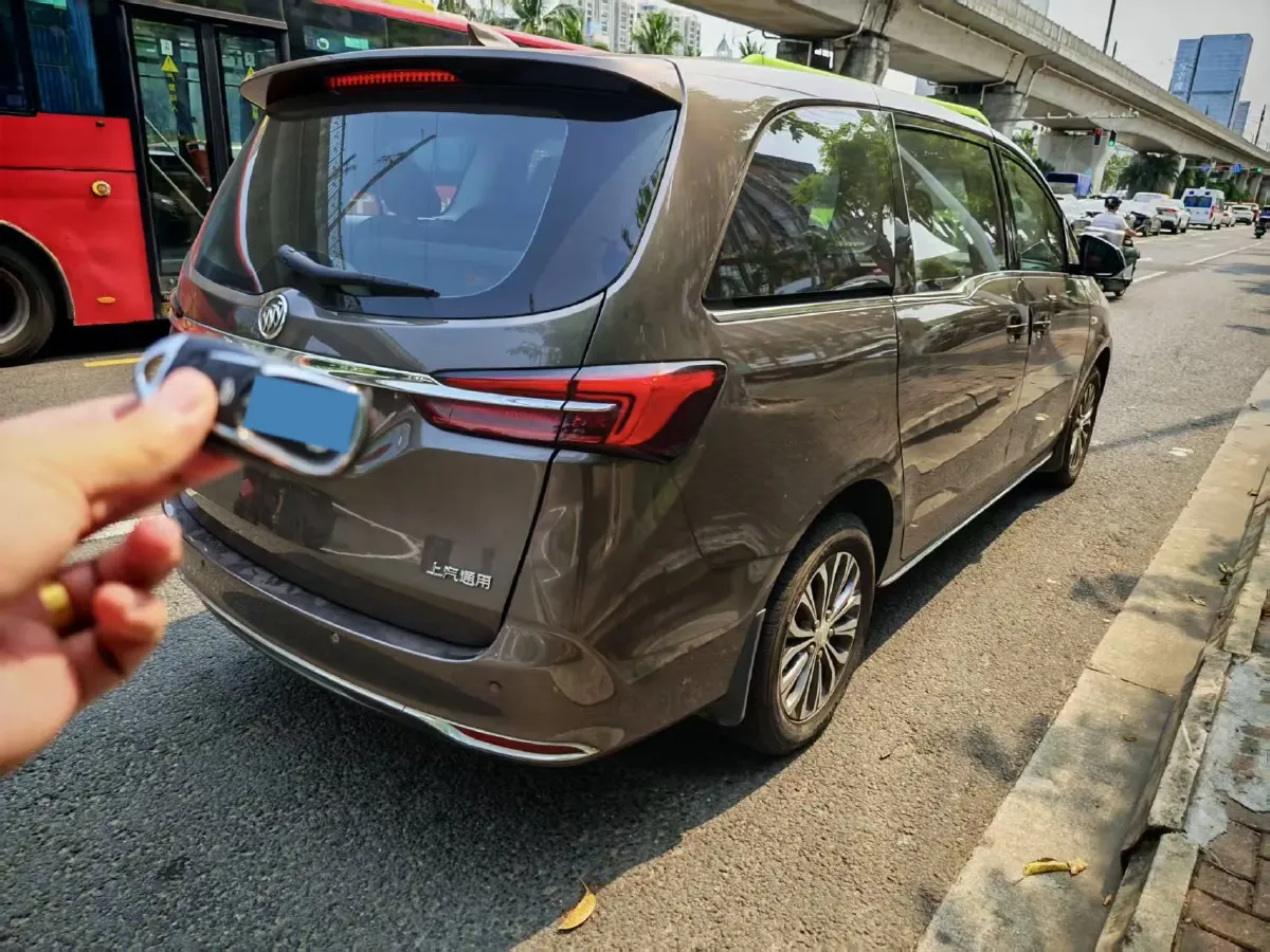 2023 Buick GL8 2.0T 237HP L4 9AT,autocango,china used car exporter,china ev exporter,chinese used car exporter,chinese used ev exporter