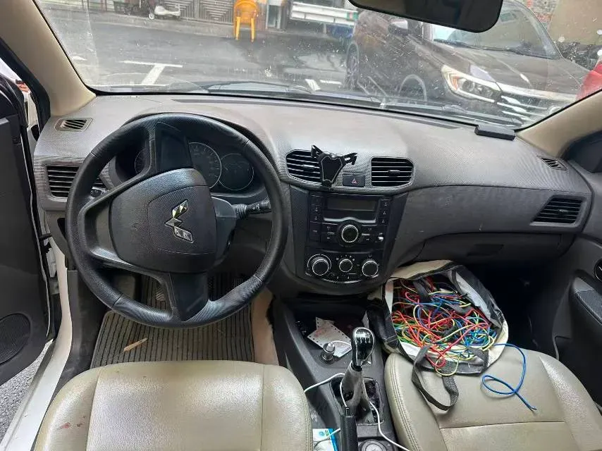 2016 WuLing HongGuang 1.5L 112HP L4 5MT,autocango,china used car exporter,china ev exporter,chinese used car exporter,chinese used ev exporter