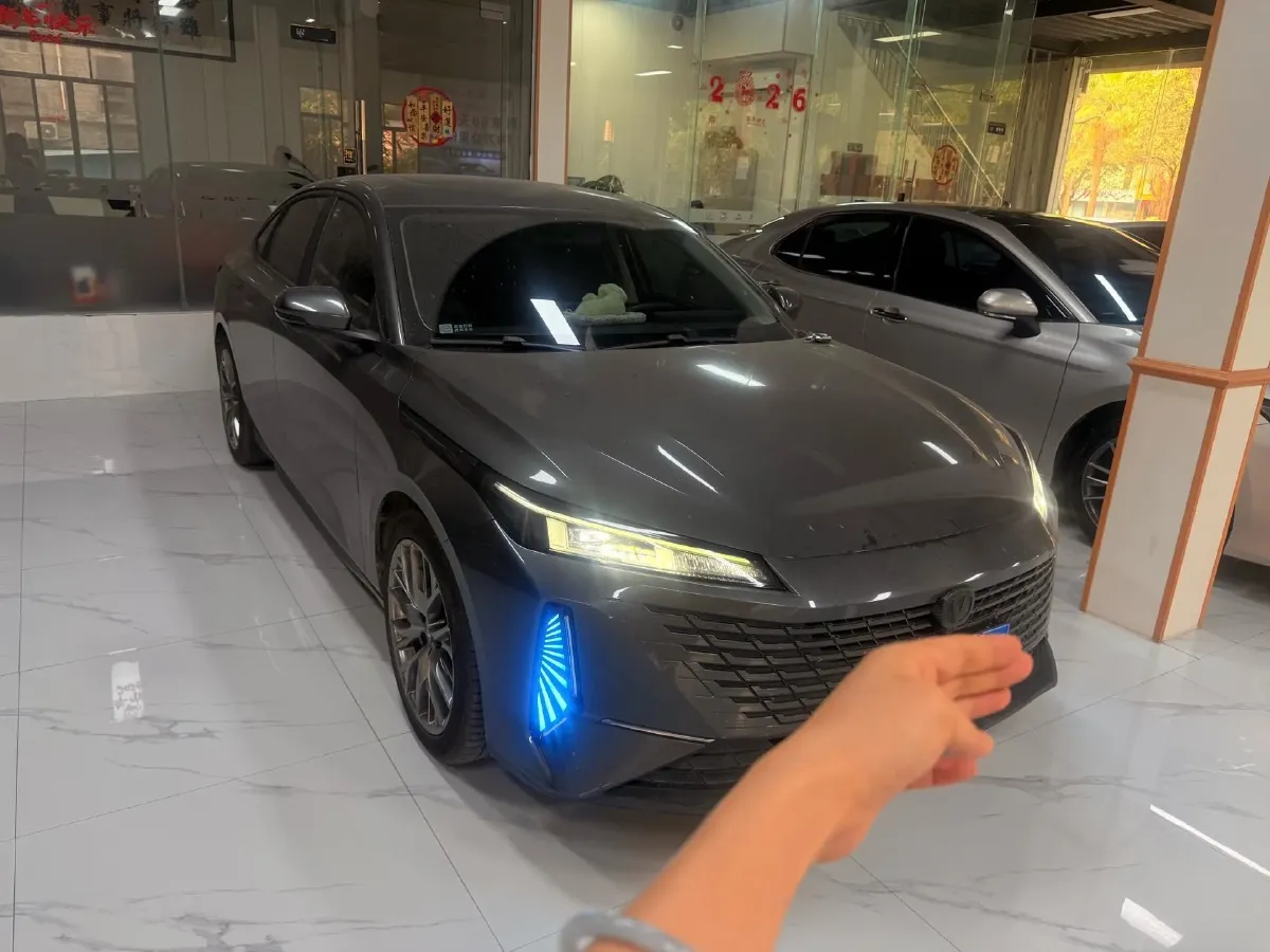 2023 ChangAn Lamore 1.5T 170HP L4 7DCT,autocango,china used car exporter,china ev exporter,chinese used car exporter,chinese used ev exporter