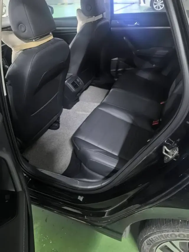 2022 Bestune B70 2.0T 224HP L4 6AT,autocango,china used car exporter,china ev exporter,chinese used car exporter,chinese used ev exporter