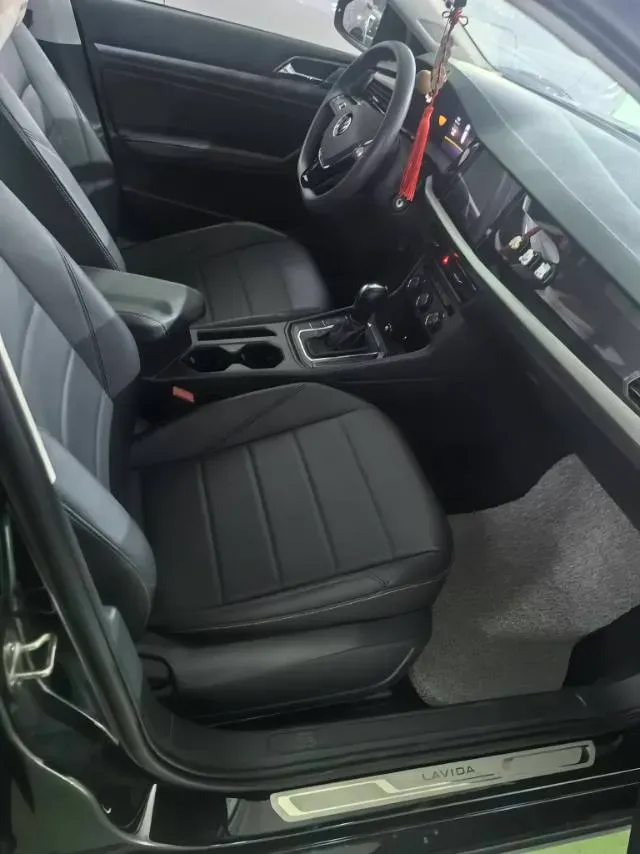 2022 Bestune B70 2.0T 224HP L4 6AT,autocango,china used car exporter,china ev exporter,chinese used car exporter,chinese used ev exporter