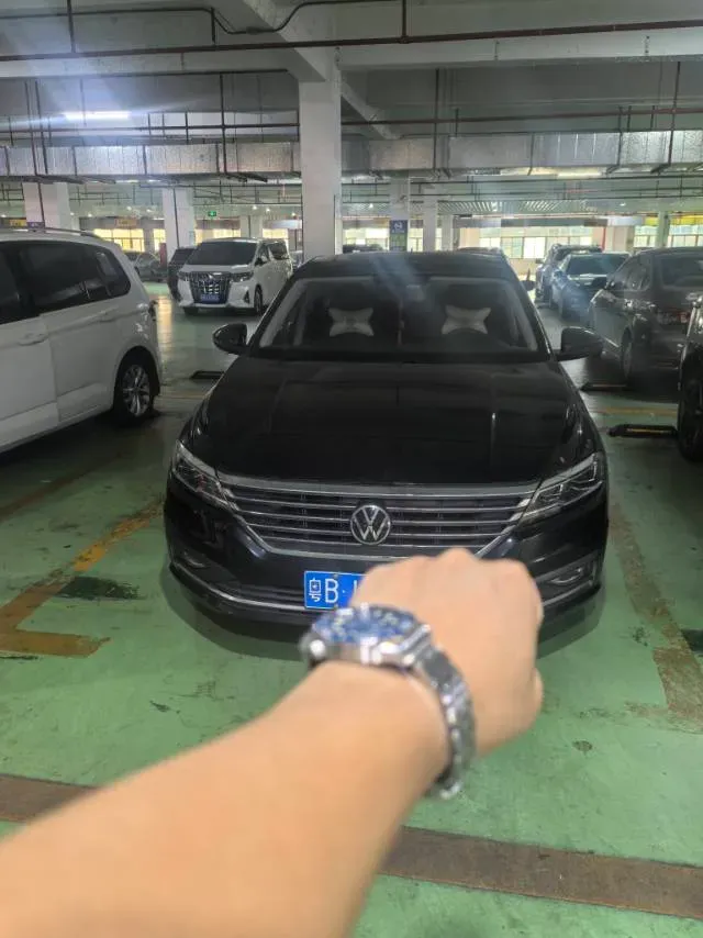 2022 Bestune B70 2.0T 224HP L4 6AT,autocango,china used car exporter,china ev exporter,chinese used car exporter,chinese used ev exporter