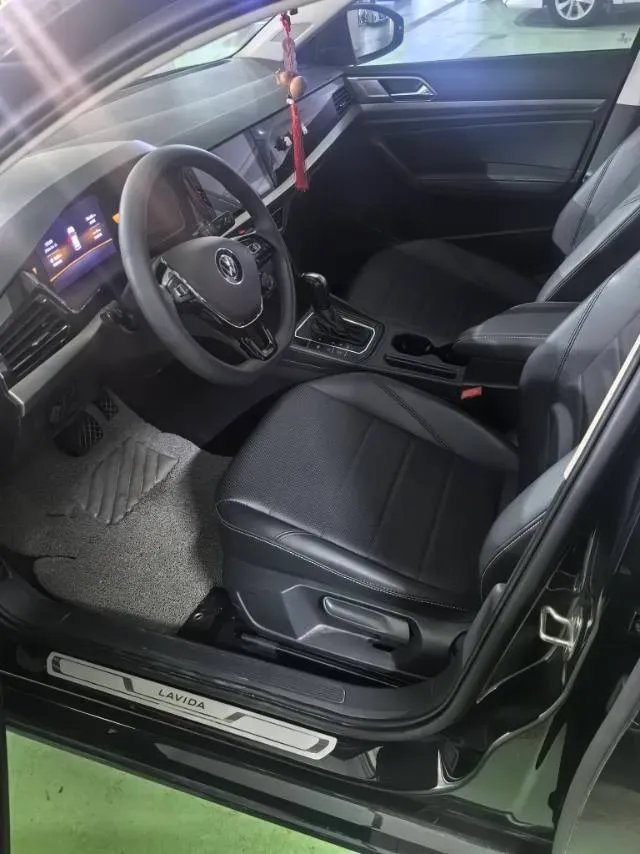 2022 Bestune B70 2.0T 224HP L4 6AT,autocango,china used car exporter,china ev exporter,chinese used car exporter,chinese used ev exporter