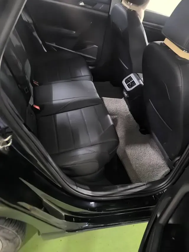 2022 Bestune B70 2.0T 224HP L4 6AT,autocango,china used car exporter,china ev exporter,chinese used car exporter,chinese used ev exporter