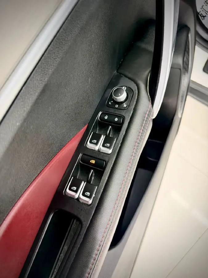 2021 Geely Coolray 1.4T 141HP L4 6DCT,autocango,china used car exporter,china ev exporter,chinese used car exporter,chinese used ev exporter