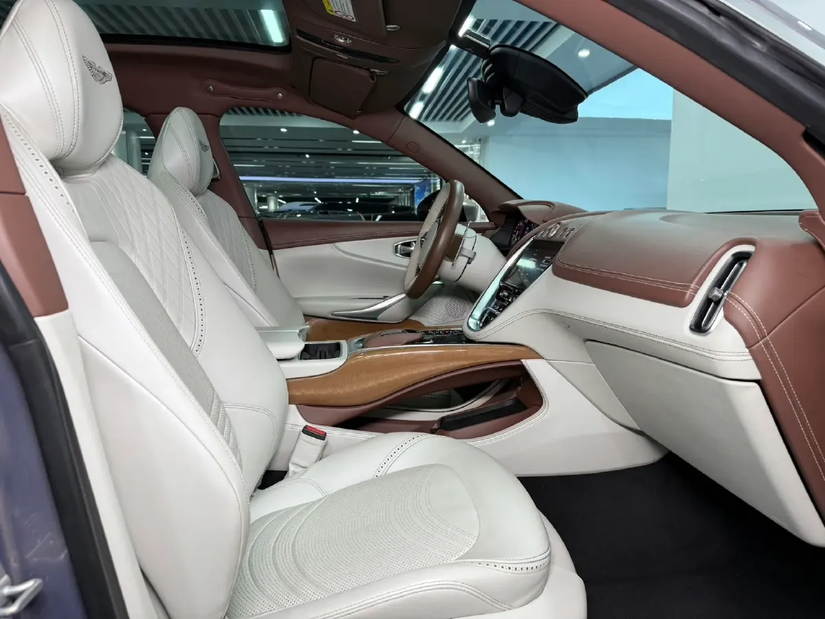 2022 Aston Martin DBX 3.0T 435HP L6 9AT,autocango,china used car exporter,china ev exporter,chinese used car exporter,chinese used ev exporter