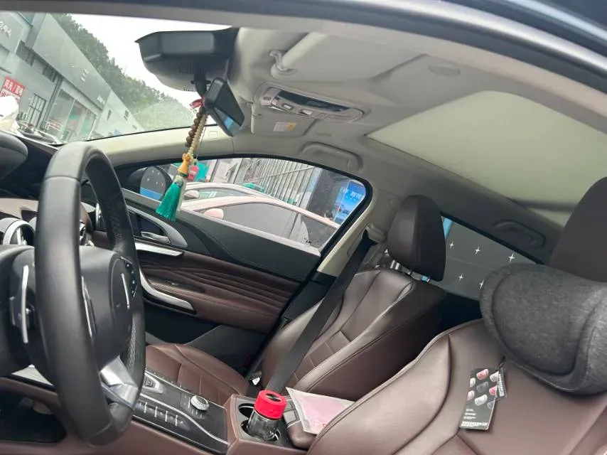 2020 WEY VV7 2.0T 227HP L4 7DCT PHEV,autocango,china used car exporter,china ev exporter,chinese used car exporter,chinese used ev exporter