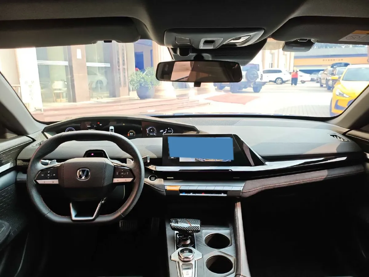 2022 ChangAn UNI-V 2.0T 233HP L4 8AT,autocango,china used car exporter,china ev exporter,chinese used car exporter,chinese used ev exporter